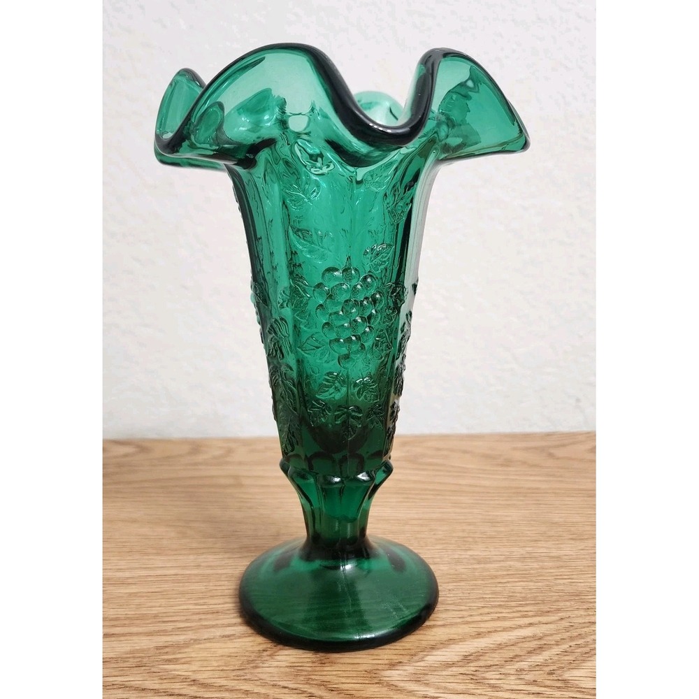 Fenton Spruce Green Paneled‎ Grape Crimped Ruffled Vase 7.75" Tall Leaves Vines